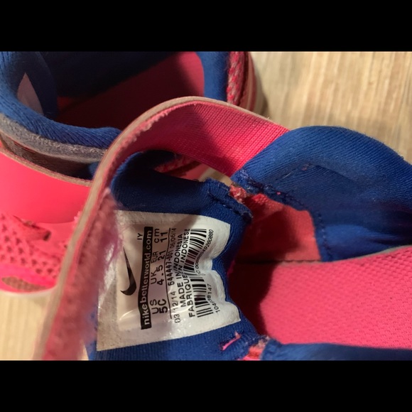 Nike Free Runners - Picture 5 of 5